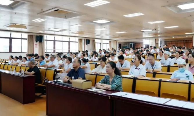 規(guī)范醫(yī)學科普 護佑百姓健康——開封市中醫(yī)院開展《醫(yī)療廣告認定指南》解讀培訓會